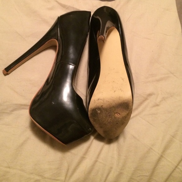 Black Steve Maddens - Picture 4 of 4