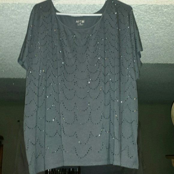 Top - Picture 1 of 2