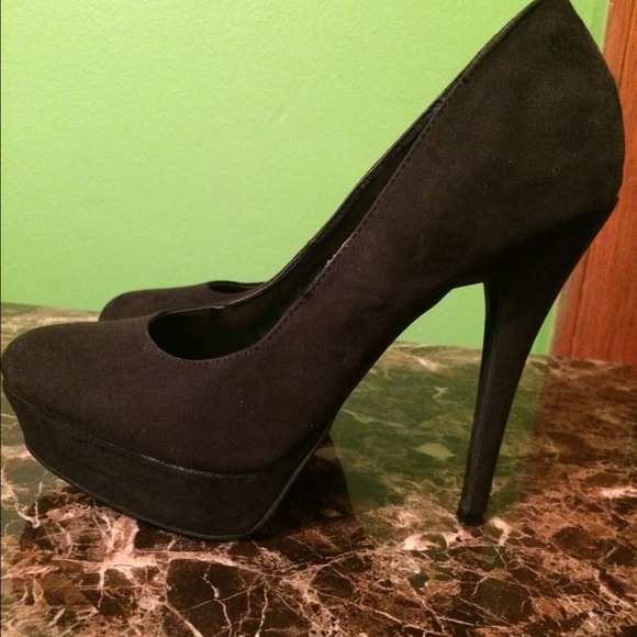 LC Lauren Conrad Black heels