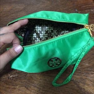 TB MAKEUP BAG
