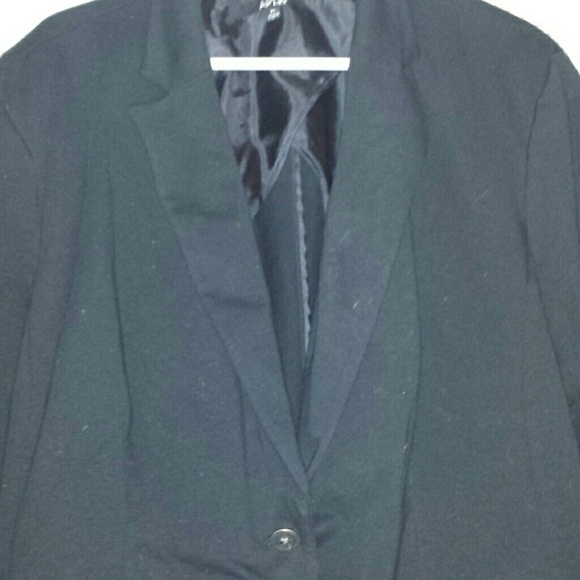 Blazer - Picture 2 of 2