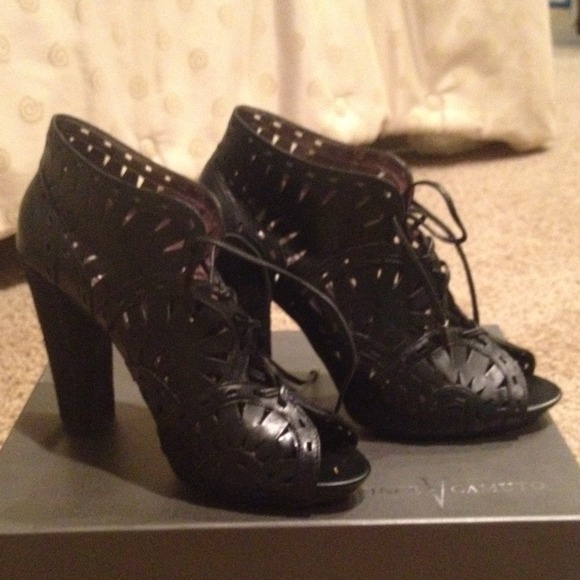 Vince Camuto - Carma - 8.5 OBO