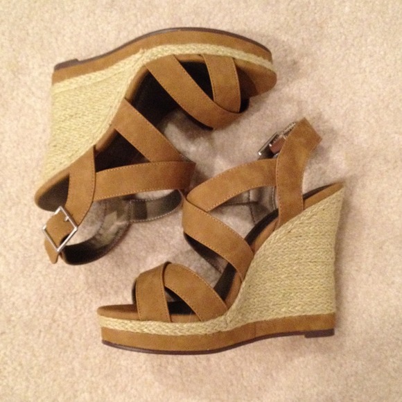 BRAND NEW Espadrilles Heels