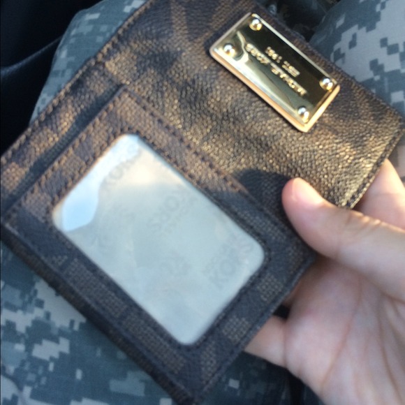 Michael kors wallet