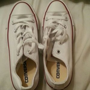 Size 5 never worn chuck Taylor's