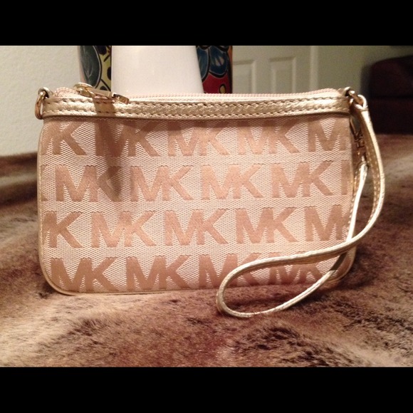 Authentic Michael Kors Wristlet