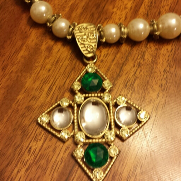 Statement Pearl Necklace