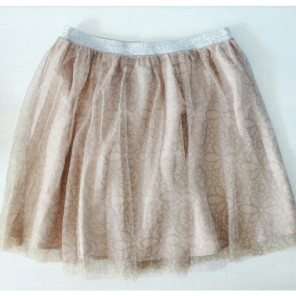 ▪ donated ▪ skirt - Picture 3 of 4