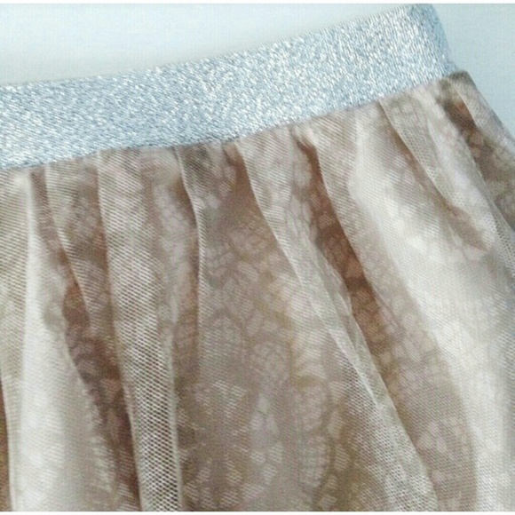 ▪ donated ▪ skirt - Picture 4 of 4