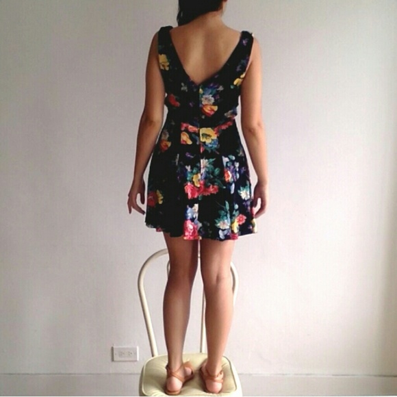 ▪ sold ▪ new silk floral dress - Picture 3 of 4