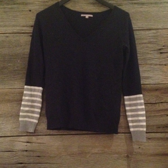 GAP Navy Blue V-neck sweater