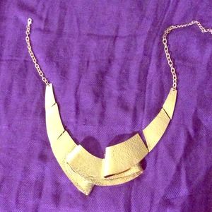 Hammered necklace (gold)