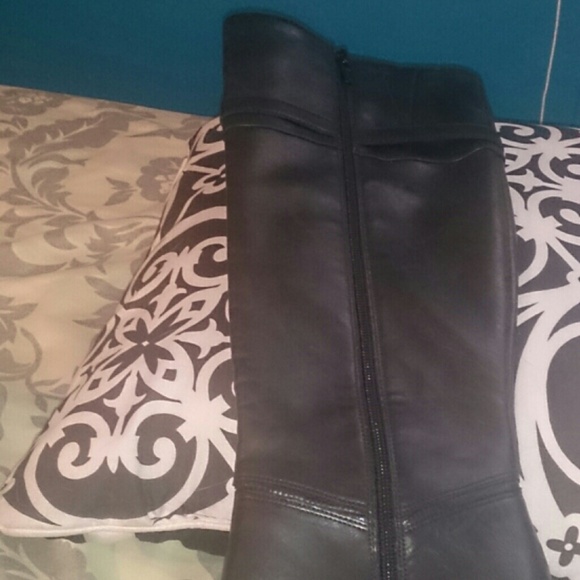 Naturalizer leather boots. - Picture 3 of 6