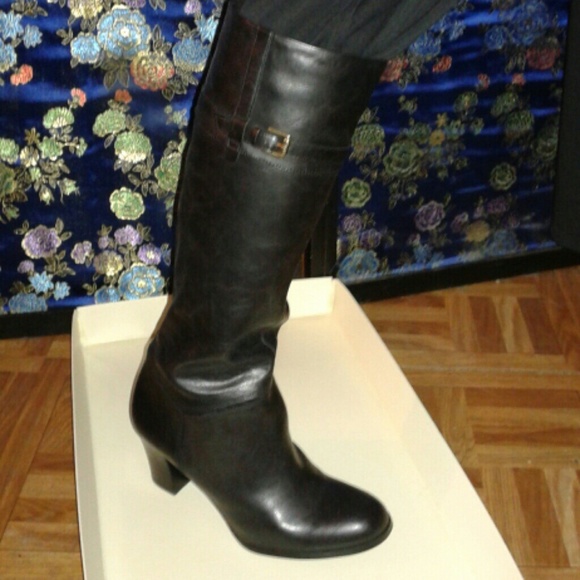 Naturalizer leather boots. - Picture 2 of 6
