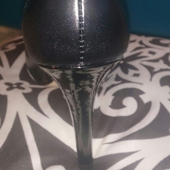 NWOT Isola pumps - Picture 2 of 4