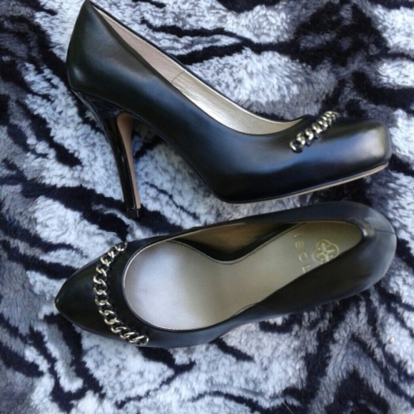 NWOT Isola pumps - Picture 3 of 4