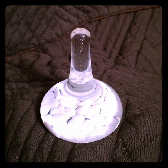 Glass ring holder