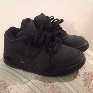 Nike Air Flight 89 in Black