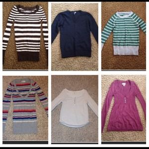 Sweater bundle! Purchase comes with free clutch!