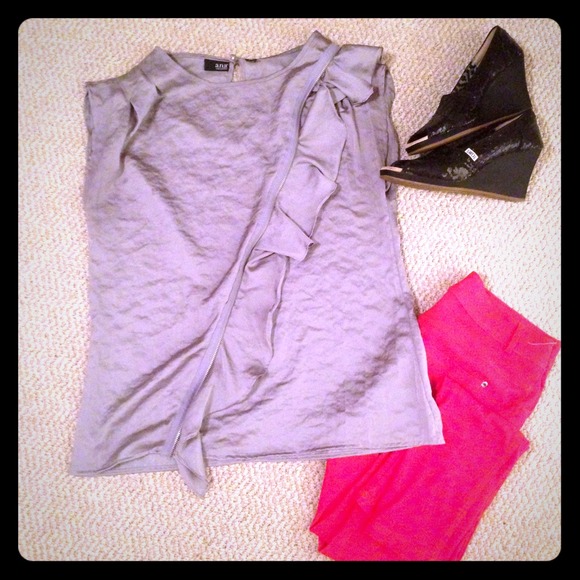 Gorgeous silver sleeveless top!