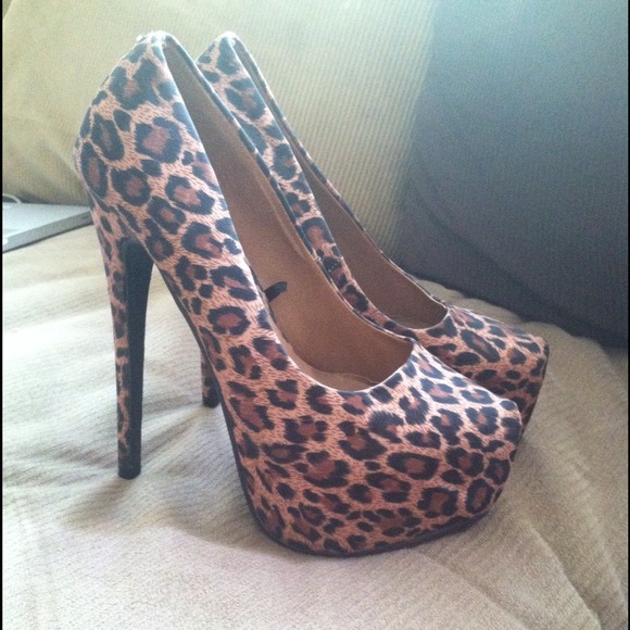 Cute cheetah heels - Picture 1 of 1