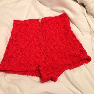 Lace hi-waisted shorts💃