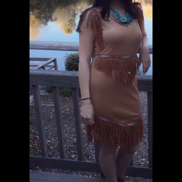 Dresses & Skirts - Pocahontas dress w/necklace