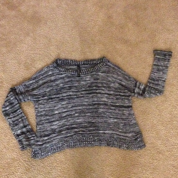 Marked crop sweater