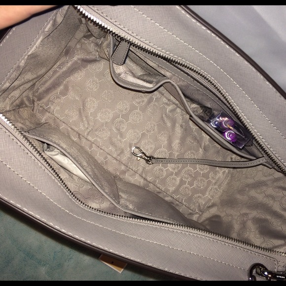 😍Grey MK MicroStudded Selma😍 - Picture 2 of 4