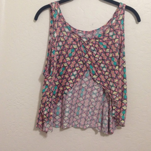 Patterned top - Picture 2 of 2