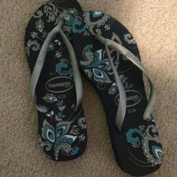 BUNDLE 2 pairs of HAVAIANAS  flip flops