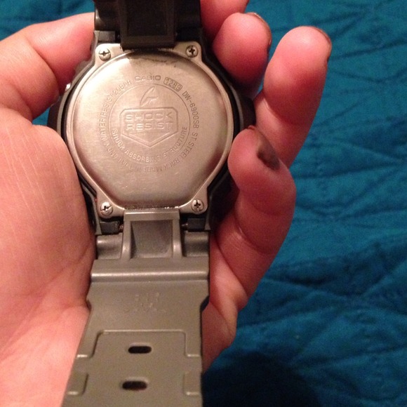 SOLD! Grey g-shock - Picture 4 of 4