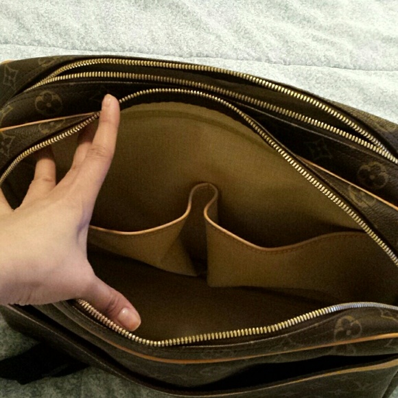 "SOLD" Authentic Louis Vuitton. - Picture 2 of 4