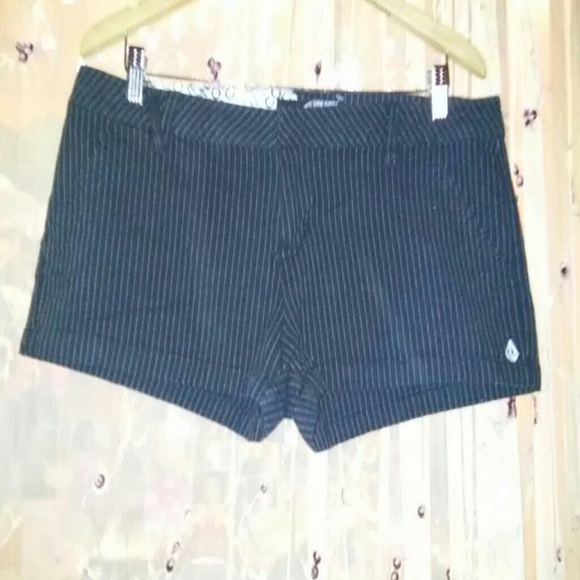 Volcom shorts