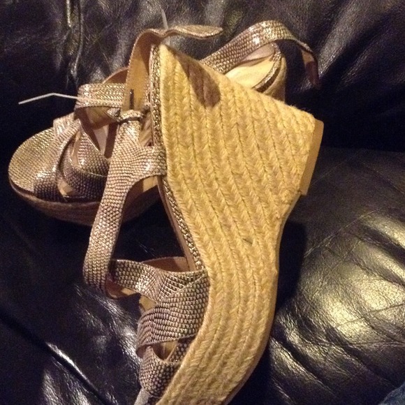 SOLD - Picture 3 of 4