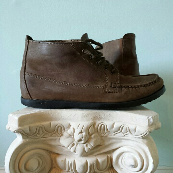 Womens chukka style boot