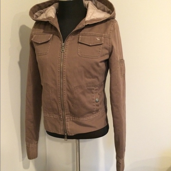 ❤️MAKE OFFER❤️A&F Bomber Jacket