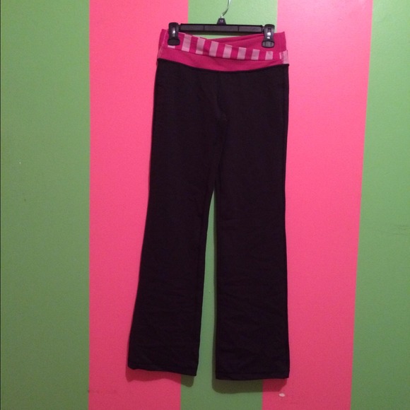 🚫🚫🚫🚫 Reserved🚫🚫🚫🚫🚫 Yoga pants size 6!