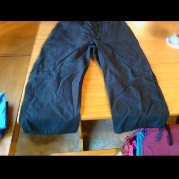 Scrub capris