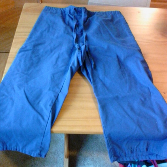 Scrub capris