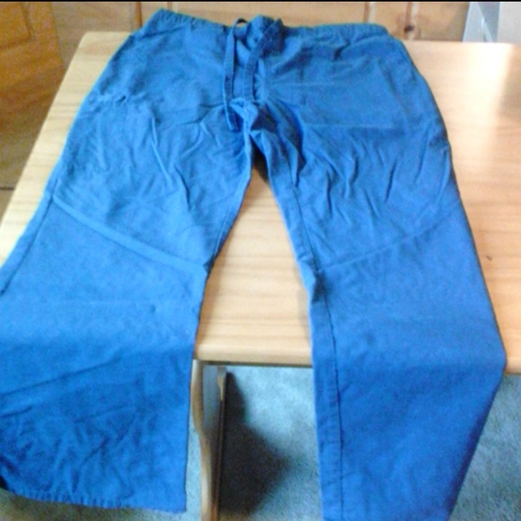 Scrub set - Picture 2 of 2