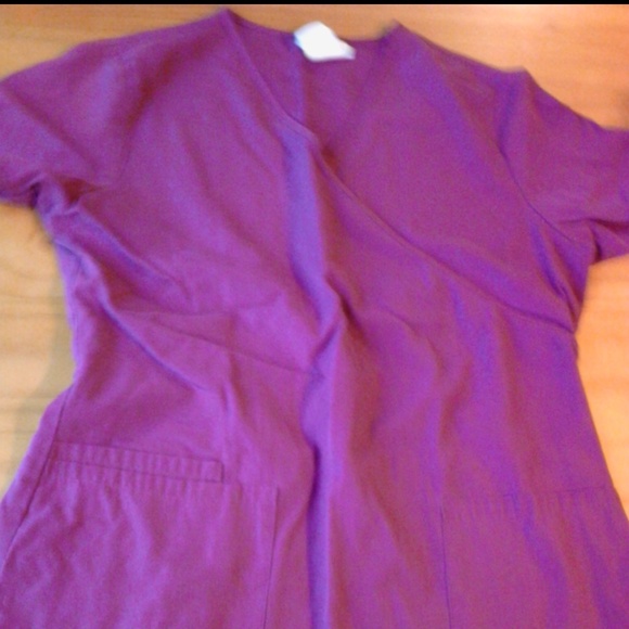 Scrub set