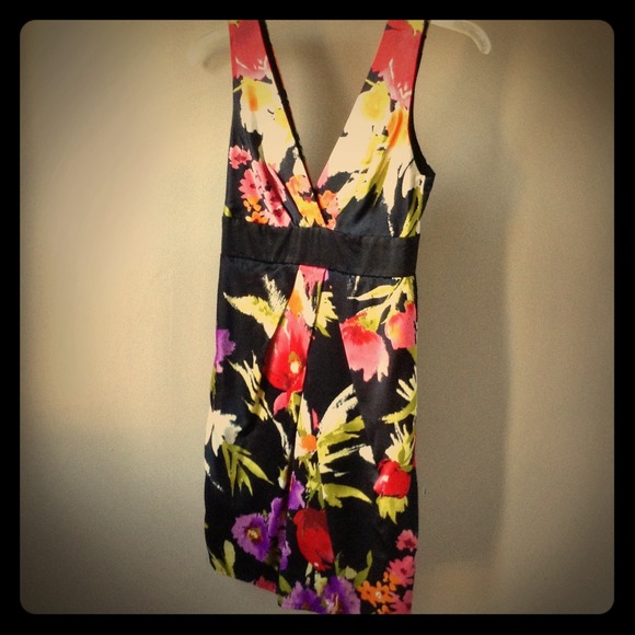 Dress - Picture 1 of 2