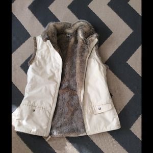 Cozy and reversible GAP vest