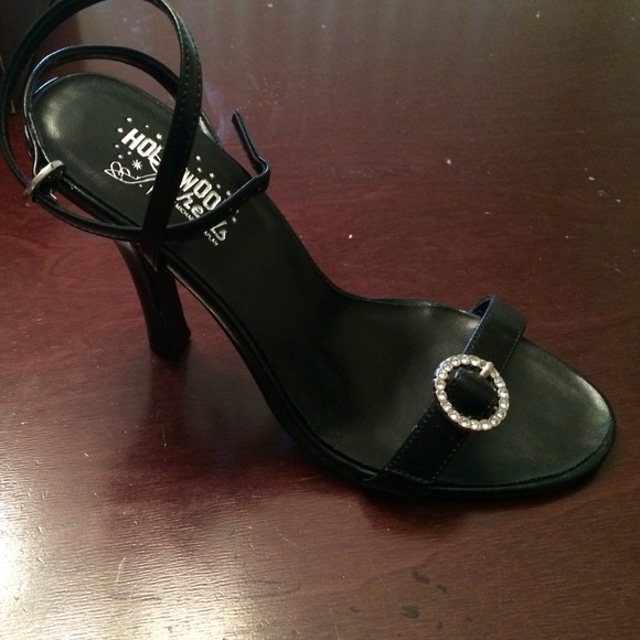Heels - Picture 1 of 2