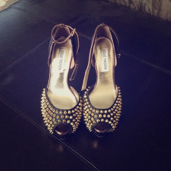 Black and brown Steve Madden heels