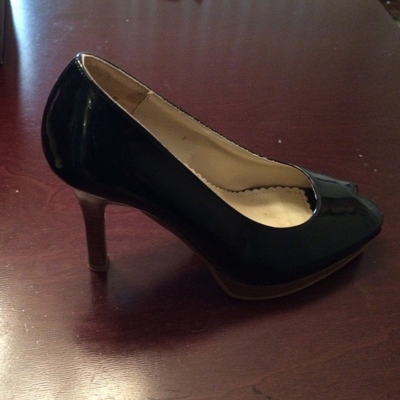 Heels - Picture 1 of 2