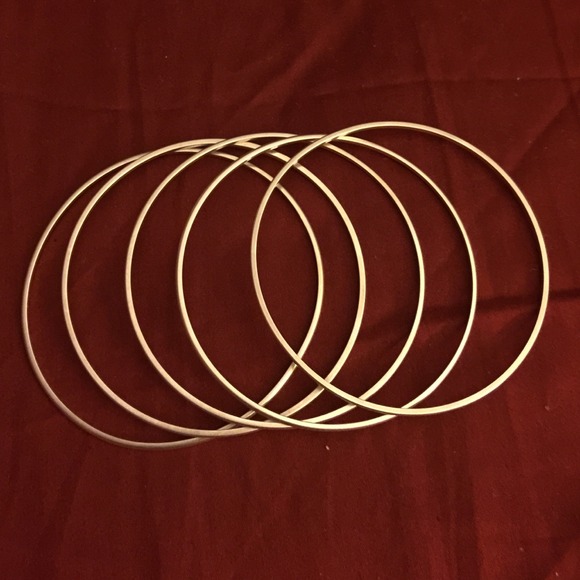 Bracelets/bangle