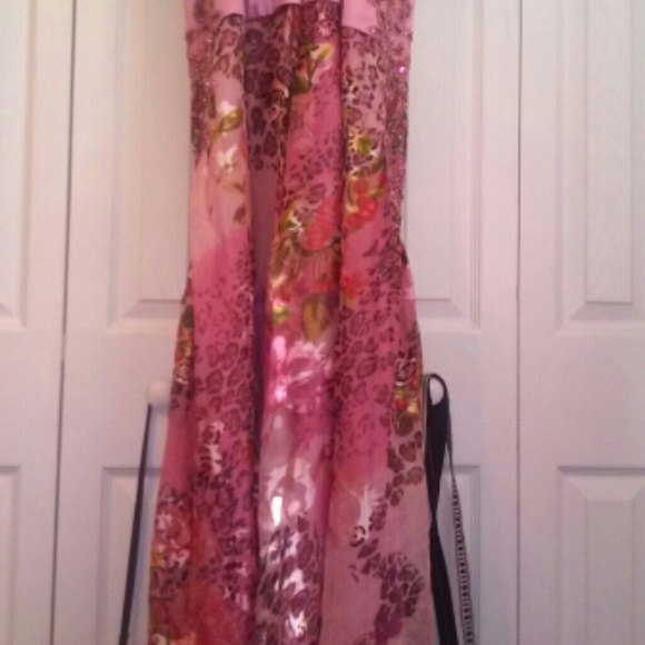 One Design Dress - Picture 4 of 4