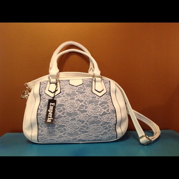 The perfect white purse